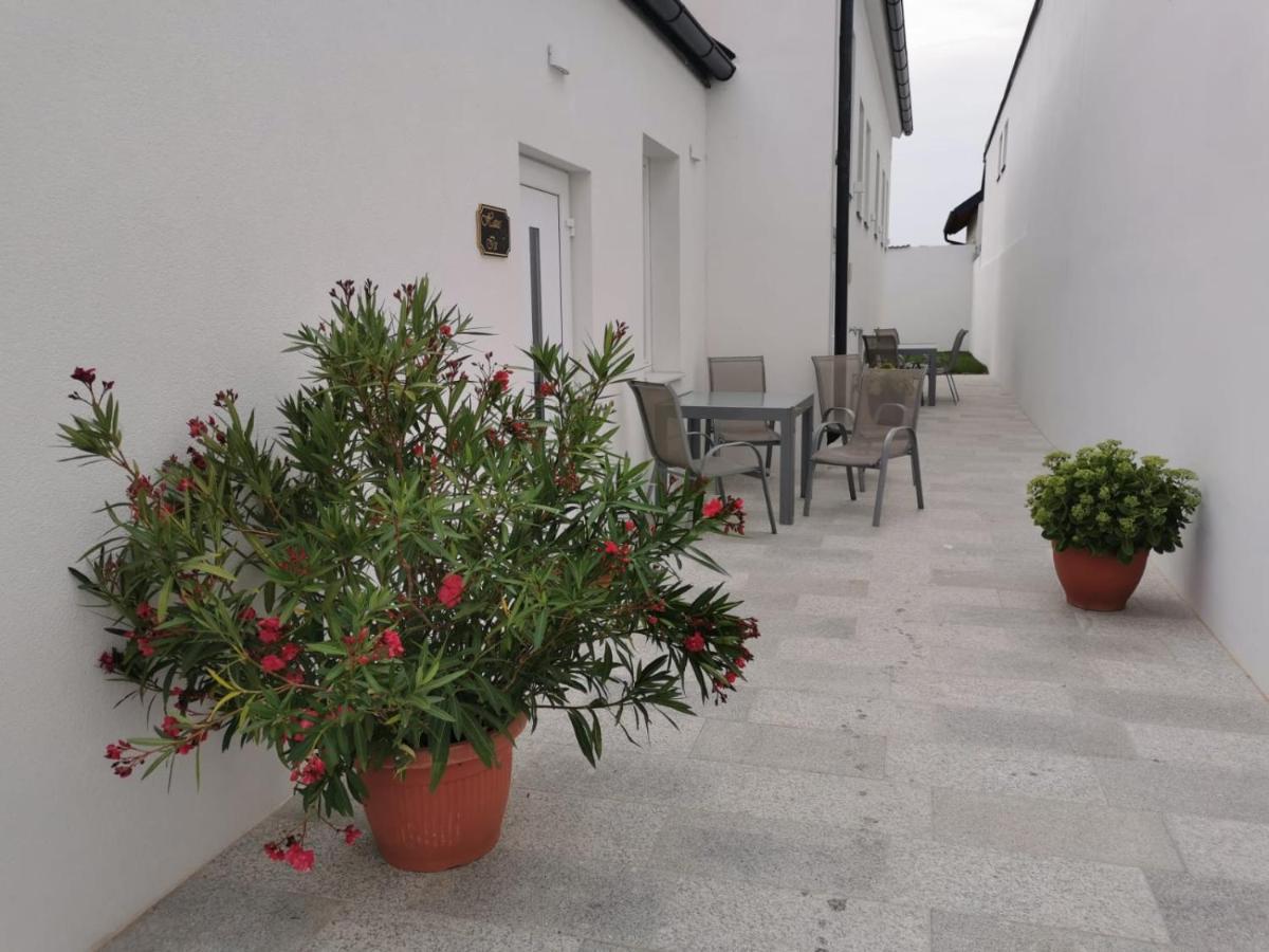 Apartamento Zum Hofgassl Haus Isi Mörbisch am See Exterior foto